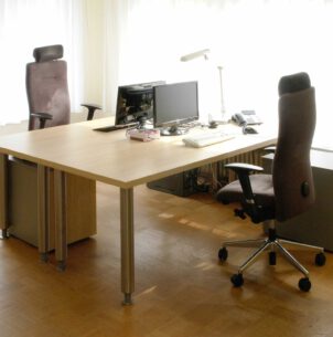 Arbeitsplatz-Tisch-Schreibtisch-Bürotisch-018-S