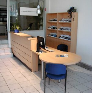 Arbeitsplatz-Tisch-Schreibtisch-Bürotisch-025-S